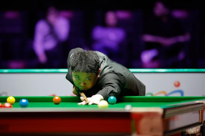 历史首次!赵心童、周跃龙惊险晋级,国手包揽斯诺克世界大奖赛4强