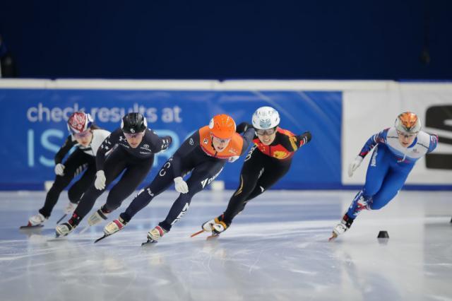 1637543200151021161.jpeg 短道匈牙利站中国获2金2铜 任子威成“夺牌担当”